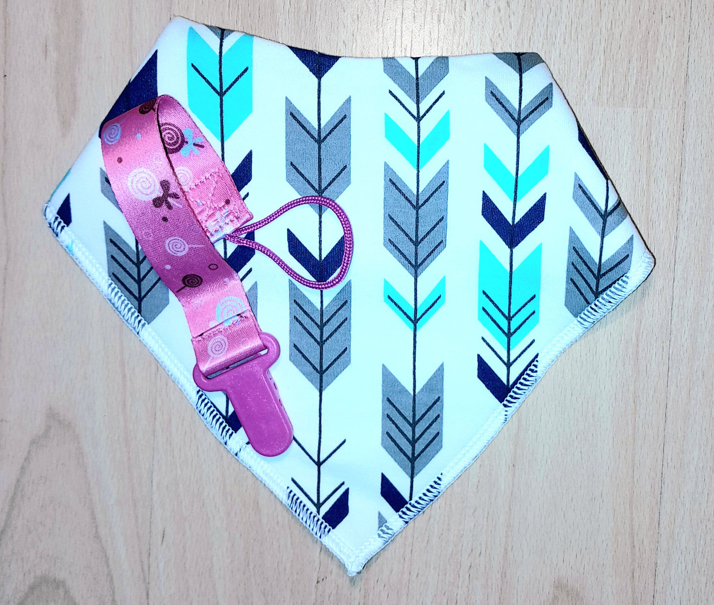 Bandana bib & Dummy clip gift set